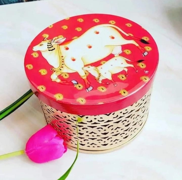 Pichwai art dry fruit box